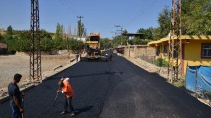 B&uuml;y&uuml;kşehir&rsquo;in Asfaltlama &Ccedil;alışmaları Aralıksız S&uuml;r&uuml;yor