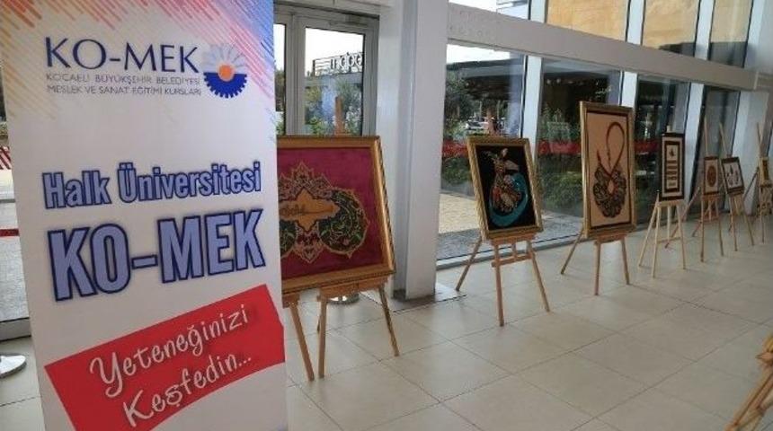 Komek &Ouml;ğrencileri El Emeği Eserlerini Vatandaşların Beğenisine Sundu