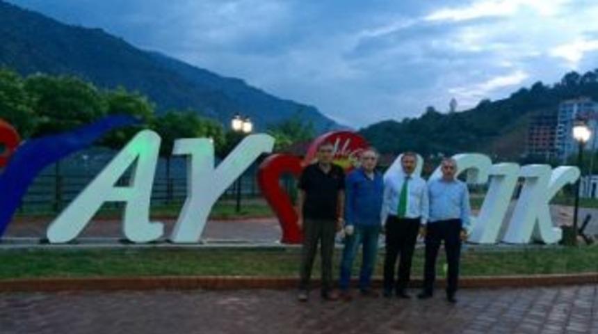 Sadef’ten Başkan Belur’a Davetiye