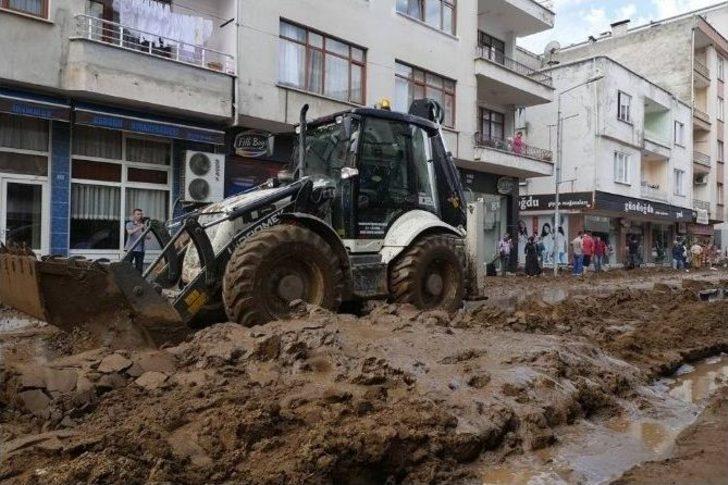 Beşikdüzü’de Yaralar Sarılmaya Çalışılıyor G3