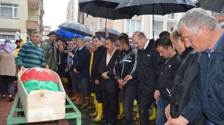 Başbakan Yardımcısı Canikli Ve İ&ccedil;işleri Bakanı Soylu Selde Hayatını Kaybeden Oğuzhan&rsquo;ın Cenazesine Katıldı