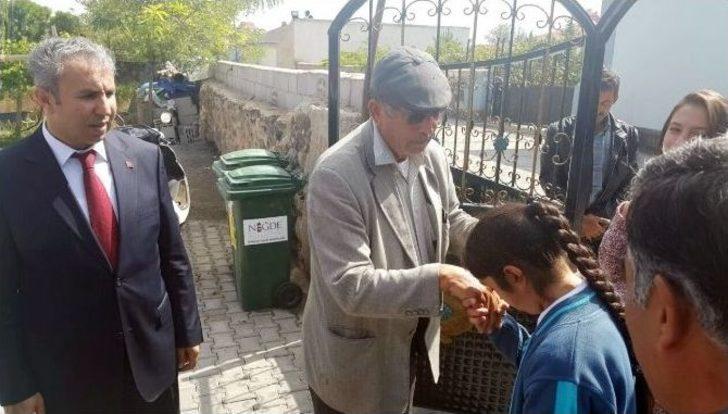 Şehit Ömer Halisdemir’in Mezarlığını Ziyaret Eden Öğrenciler Gözyaşlarını Tutamadı G1