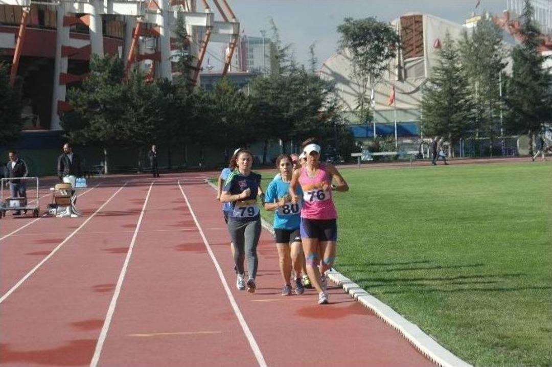 Postacılar Kıyasıya Yarıştı