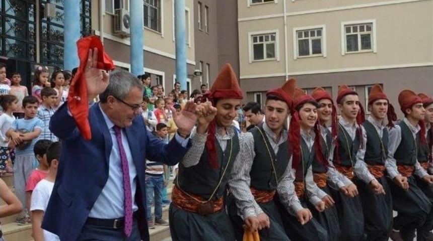 Halayın Başını Vali &Ccedil;ekti