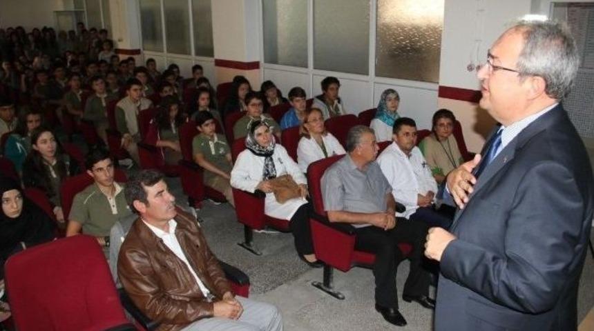 Belediye Başkanı &Uuml;nver 15 Temmuz Vatan Şehitleri Programına Katıldı