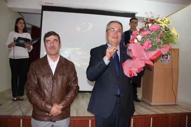 Belediye Başkanı Ünver 15 Temmuz Vatan Şehitleri Programına Katıldı