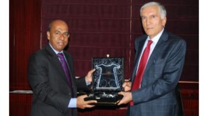 Sri Lanka B&uuml;y&uuml;kel&ccedil;isi Amza, Gto&rsquo;yu Ziyaret Etti