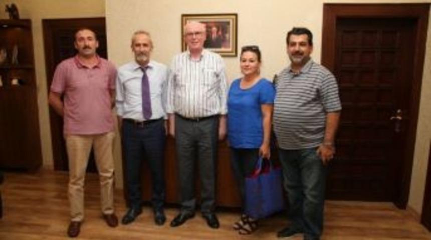 G&uuml;m&uuml;şhaneliler Derneği&rsquo;nden Başkan Kurt&rsquo;a Ziyaret