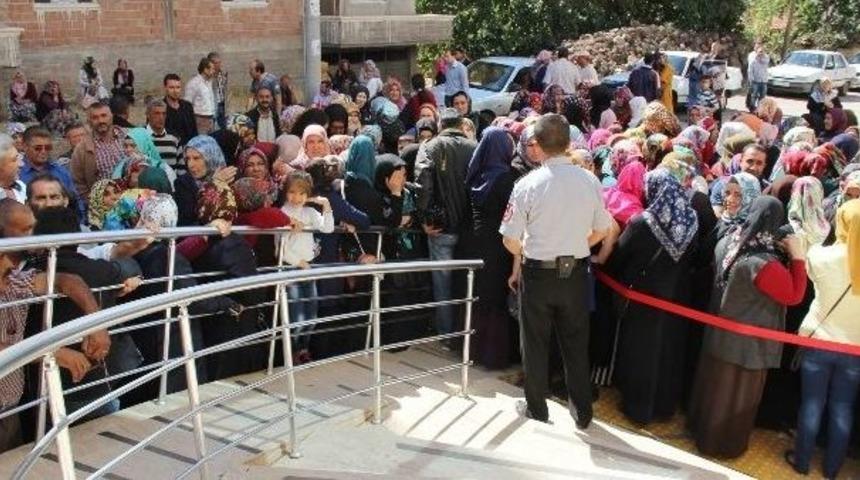 İş Umuduyla İş-kur’a Akın Ettiler