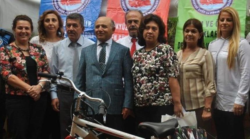 Aydın&rsquo;da Yetim Ve &Ouml;ks&uuml;z &Ccedil;ocuklar Yalnız Bırakılmıyor