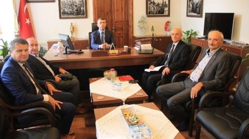 Çevrecilerden Kaymakam Sırmalı’ya “yeşil Dalga” İçin Plaket