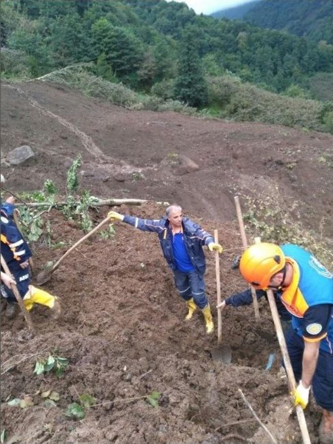 Beşikd&uuml;z&uuml; İl&ccedil;esinde Yaşanan Afette Kaybolan G&uuml;lten Angın&rsquo;ı Arama &Ccedil;alışmaları S&uuml;r&uuml;yor