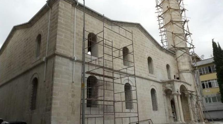 Adıyaman Ulu Camii&rsquo;nde Restorasyon Uzadı