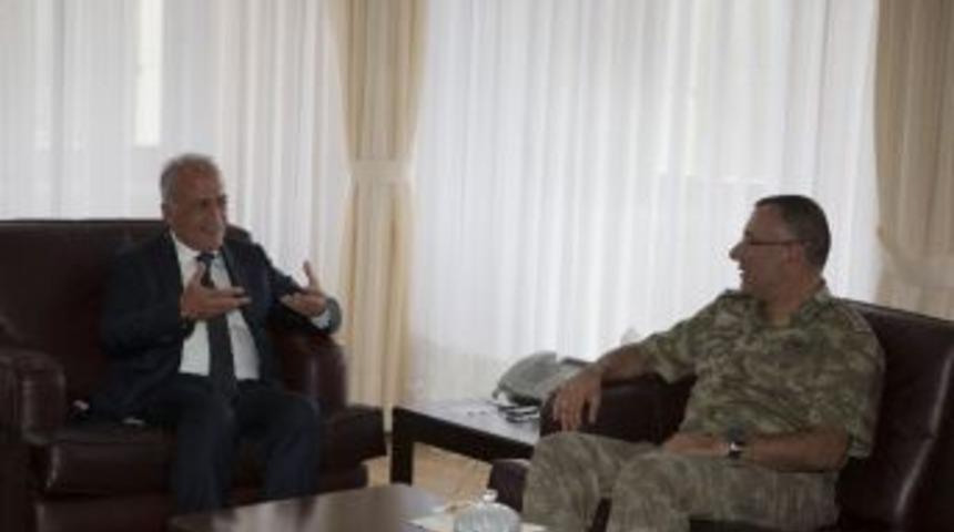 Jandarma Bölge Komutanı Alpar, Rektör Çomaklı’yı Ziyaret Etti