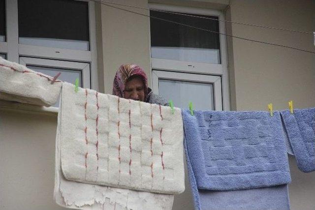 Yaşlı Kadın Polisi Ve İtfaiyeyi Alarma Geçirdi 1