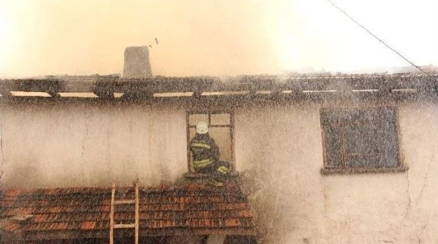 Kastamonu&rsquo;da Ev Yangını