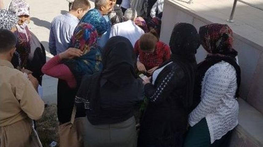 Y&uuml;ksekova&rsquo;da Ge&ccedil;ici İşlerde &Ccedil;alıştırılmak &Uuml;zere 2 Bin Kişi İşe Alındı