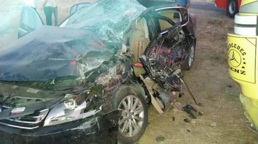 Horasan&rsquo;da Trafik Kazası: 1 &Ouml;l&uuml;, 2 Yaralı