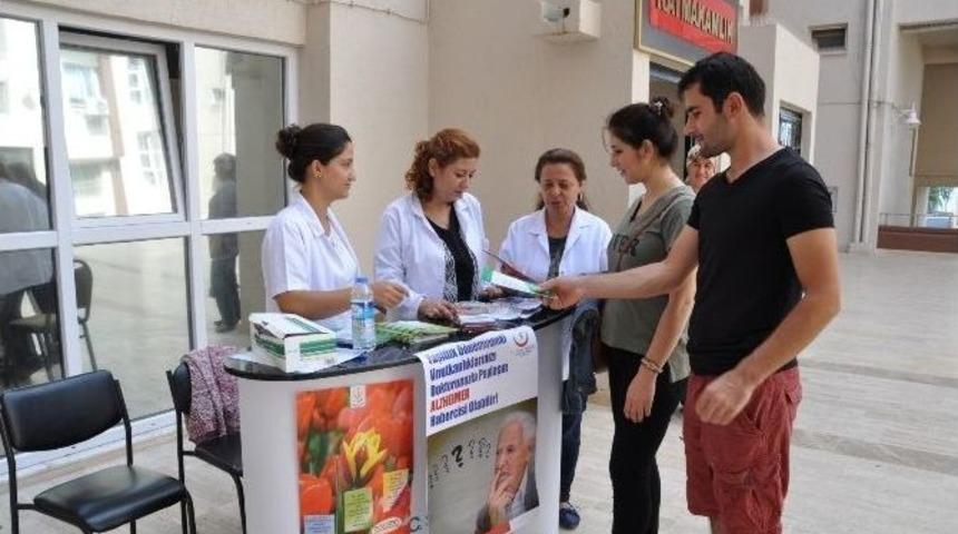 Aliağa’da Alzheimer Standı Açıldı