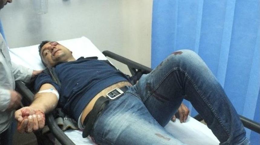 Polis Aracı İle Trakt&ouml;r &Ccedil;arpıştı: 3 Yaralı