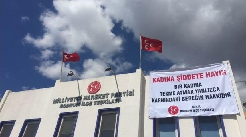 Otob&uuml;ste Darp Edilen Hemşireye Mhp&rsquo;den Destek