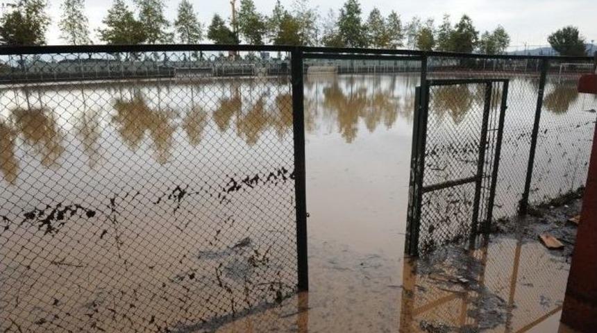 Vakfıkebir Ve Beşikdüzü’nde Selden Zarar Gören Spor Tesisleri Yenilenecek