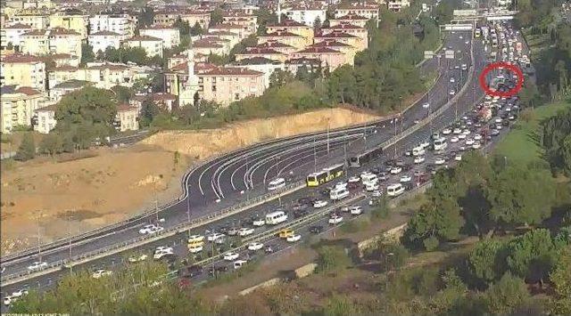 Metrobüs Kazası Güvenlik Kamerasında