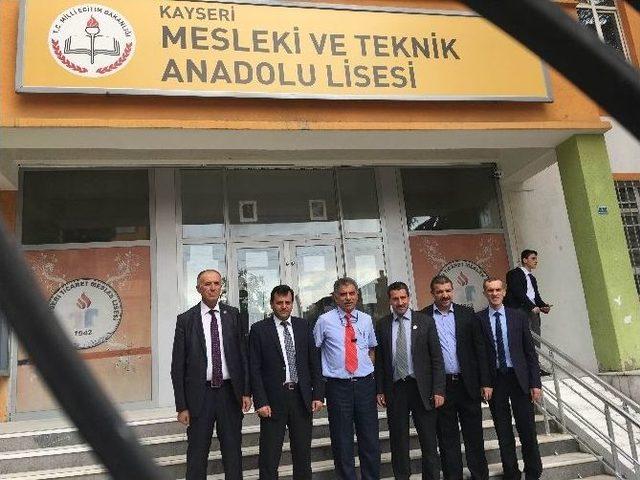 Kayseri Mesleki Ve Teknik Anadolu Lisesi Şehitleri Ve Gazileri Unutmadı