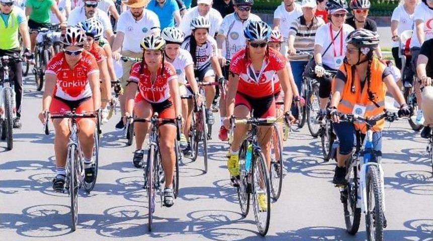 Antalyalı Kadınlar Sağlık İ&ccedil;in Pedal &Ccedil;evirecek