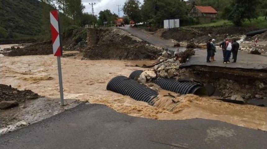 Bartın-kurucaşile Yolu Ulaşıma Kapandı