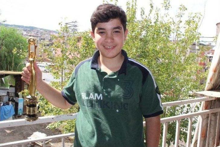 (özel Haber) 7 Yaşında ‘altın Ayı’ Ödülü Alan Çocuk Oyuncu Şimdilerde Unutuldu G3