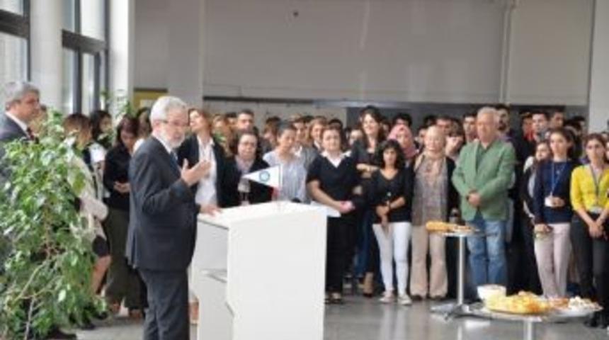 Rekt&ouml;rden &Ouml;ğrencilere İlk Ders: