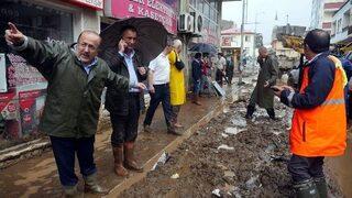 Beşikdüzü’nde Temizlik Çalışmalarına Devam Ediliyor