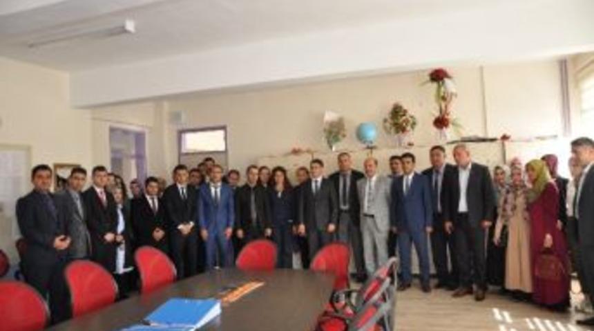 Demokrasi Şehitleri İ&ccedil;in Program D&uuml;zenlendi