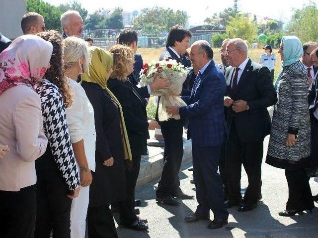 Bakan Müezzinoğlu, Ak Parti Tekirdağ İl Başkanlığı’nı Ziyaret Etti