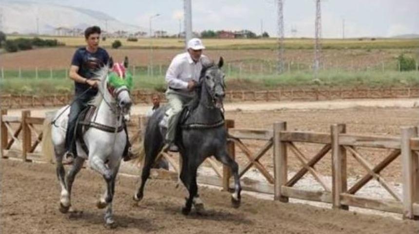 Geleneksel Rahvan At Yarışları Erzurum&rsquo;da Yapılacak