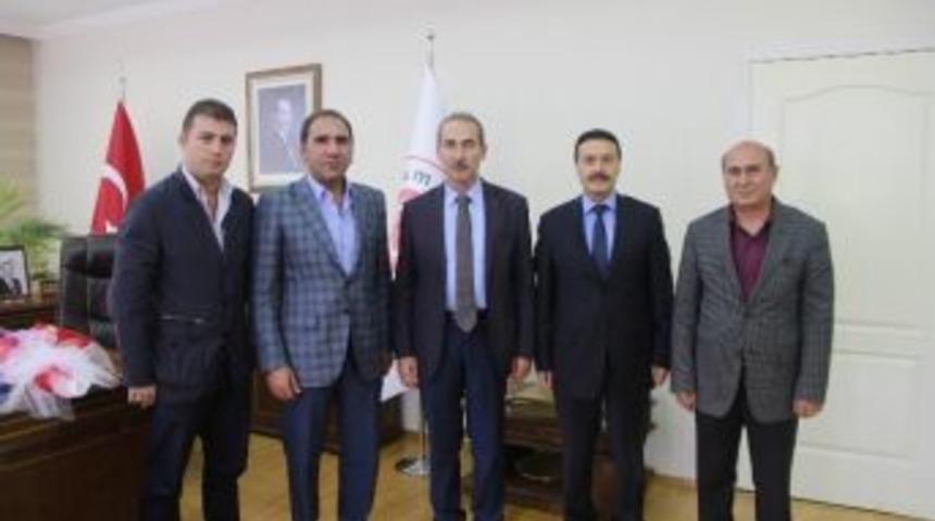 Sivasspor Y&ouml;netim Kurulu&rsquo;ndan, Rekt&ouml;r Yıldız&rsquo;a Ziyaret