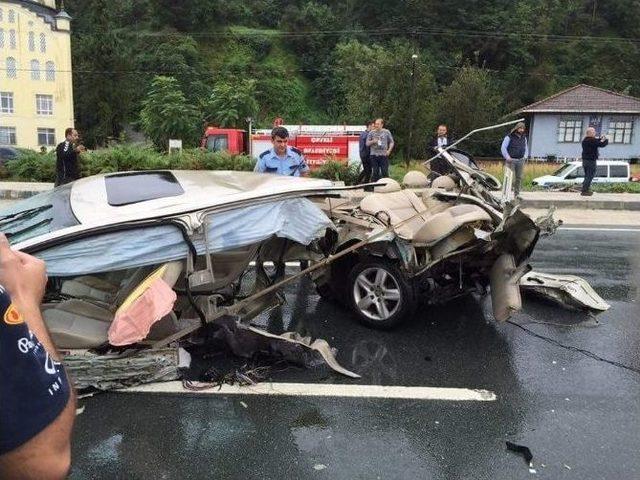 İkiye Bölünen Araçtan Sağ Çıktı