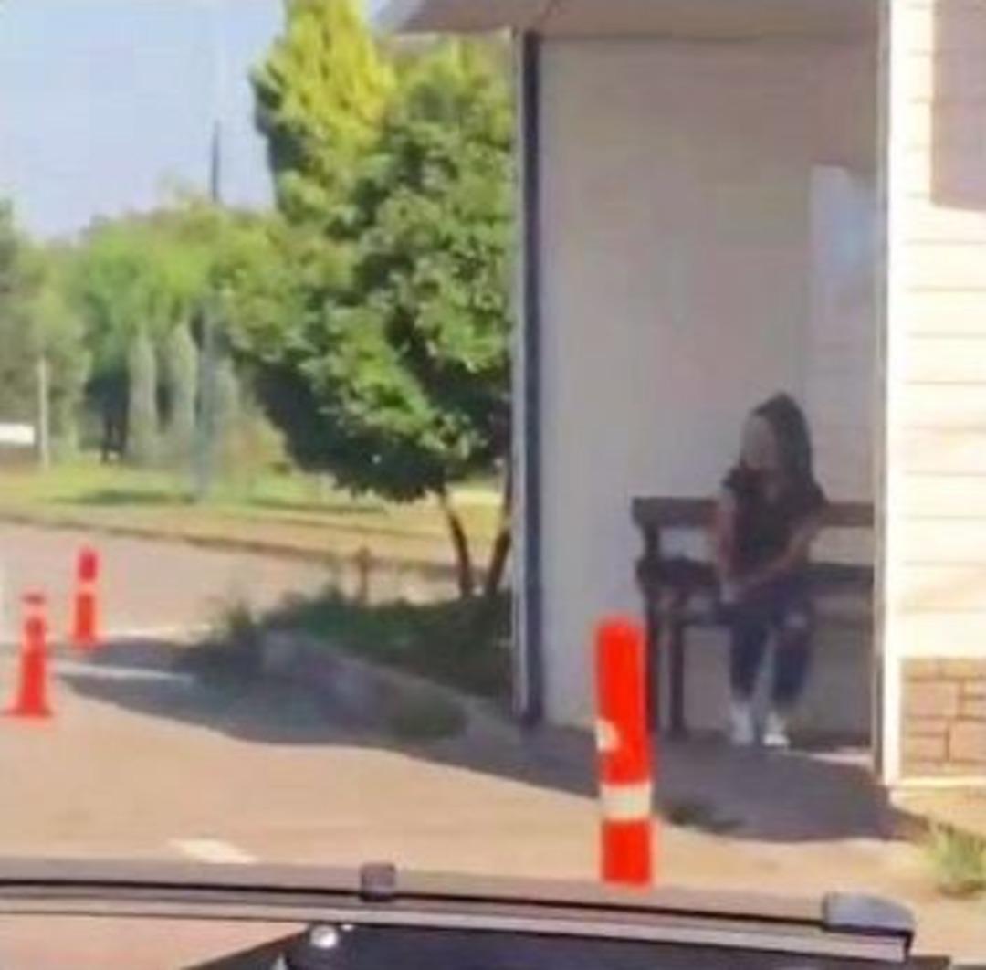 (&ouml;zel Haber) Yeğenine Tacizde Bulunan Şahsı Hem D&ouml;vd&uuml;, Hem Kameraya Aldı