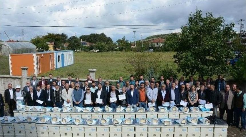 Sertifika Alan Arıcılara, Kovan Dağıtıldı