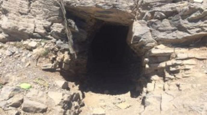 Şenkaya&rsquo;da İki Odalı Sığınak İmha Edildi