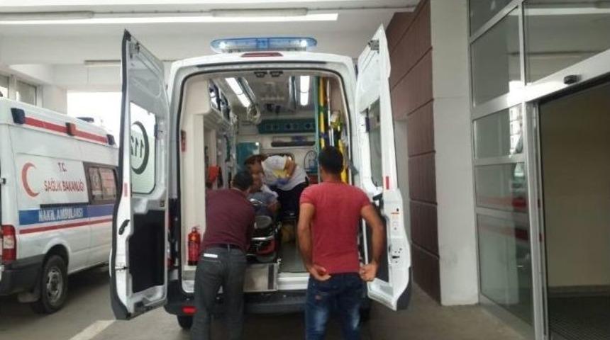 &Ccedil;&ouml;p Kamyonundan D&uuml;şen Temizlik Personeli Yaralandı