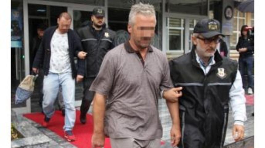 Araziye Atılan Fet&ouml;&rsquo;n&uuml;n Kitaplarında Parmak İzleri Ele Ge&ccedil;ti