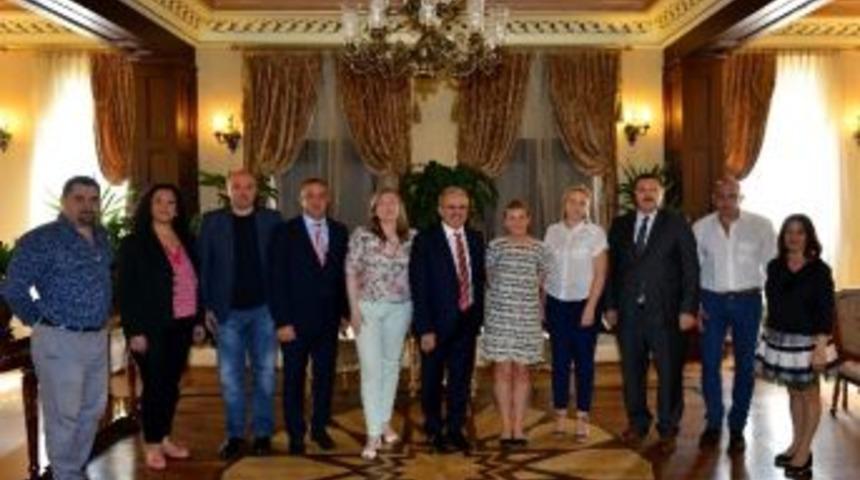 Vali Karaloğlu, Rus Gazetecileri Ağırladı