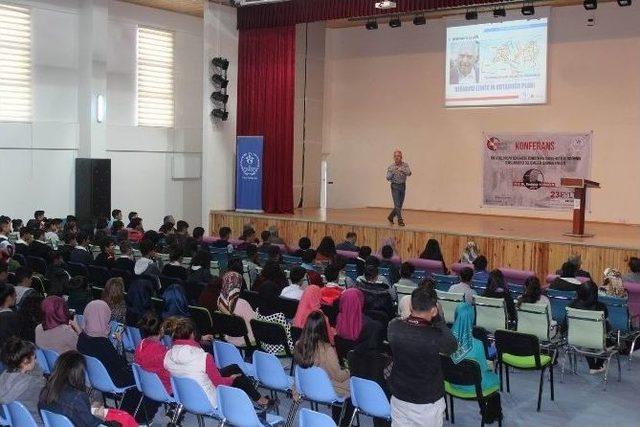 Sofuoğlu Erzincan’da Gençlere Son Yarım Asrın Hikayesini Anlattı