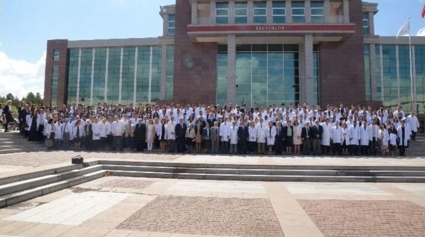 Esog&uuml; Tıp Fak&uuml;ltesi Beyaz G&ouml;mlek Giyme T&ouml;reni Ger&ccedil;ekleşti