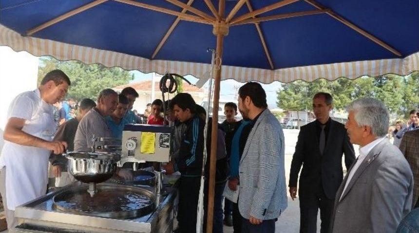 Sındırgı&rsquo;da Demokrasi Şehitleri İ&ccedil;in Lokma Dağıtıldı