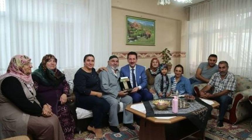 Başkan Tok, Hacıları Evlerinde Ziyaret Ediyor