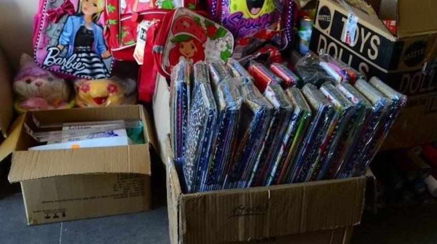 Beylikd&uuml;z&uuml; Belediyesi &Ouml;ğrencilerin Okul İhtiya&ccedil;larını Karşılıyor