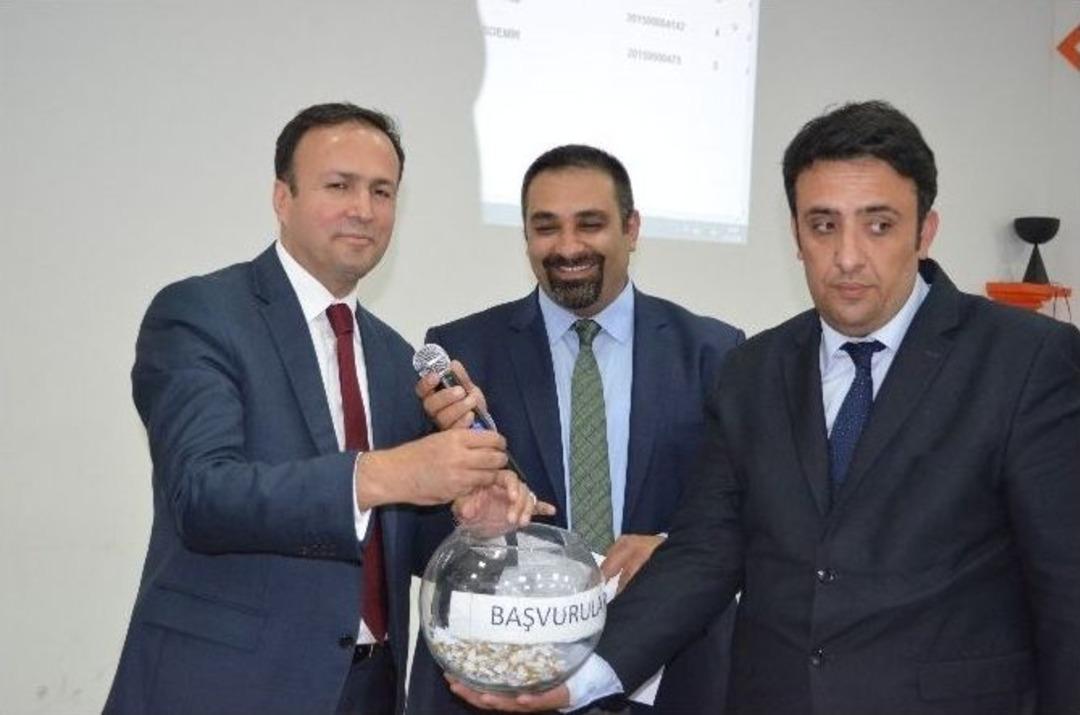 Toki Kargı&rsquo;da 243 Konutun Kura &Ccedil;ekimini Ger&ccedil;ekleştirdi